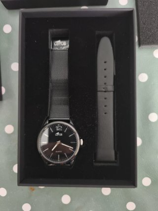 Reloj Lotus Negro Nuevo
