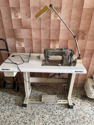 Máquina de coser industrial Refrey