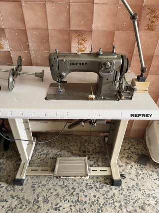 Máquina de coser industrial Refrey