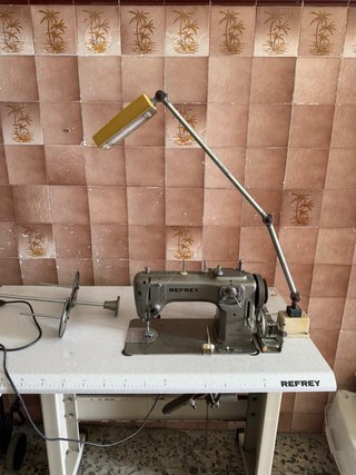 Máquina de coser industrial Refrey