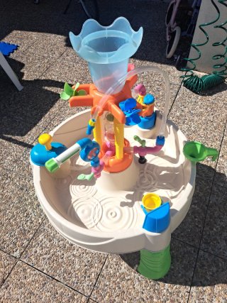 URGE! Mesa infantil juegos de agua Little Tikes