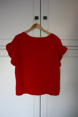 Blusa roja volantes talla 44-46