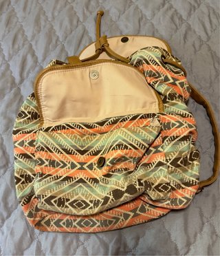 Mochila de tela con estampado étnico