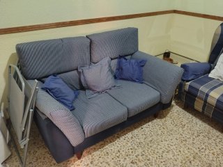 Sofá de 2 plazas azul y gris