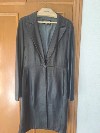 Abrigo de piel bovina negro Mango