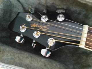 Guitarra Electroacústica Negra