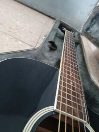 Guitarra Electroacústica Negra