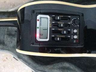 Guitarra Electroacústica Negra