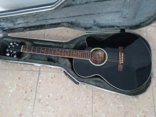 Guitarra Electroacústica Negra
