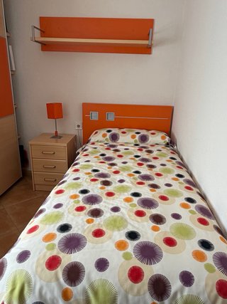 Dormitorio naranja completo
