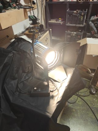 Foco Fresnel 1000w Dyna-Sun con Dimmer