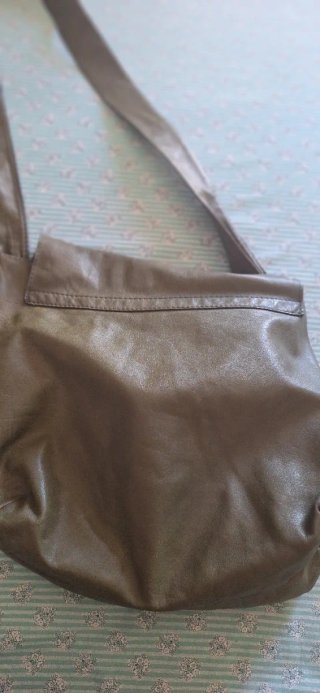Borsetta tracolla pelle verde militare