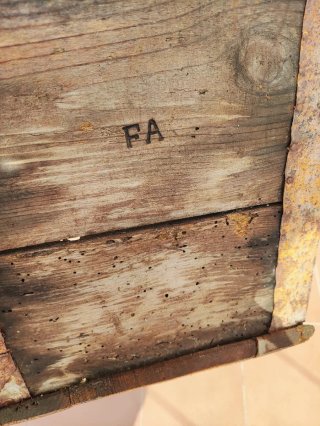Fanega antigua de madera