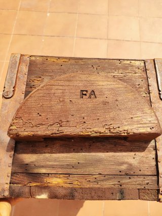 Fanega antigua de madera
