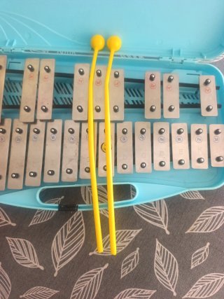 Xilófono infantil con baquetas
