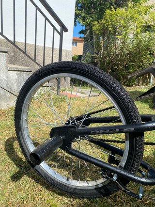 Bicicleta BMX Negra