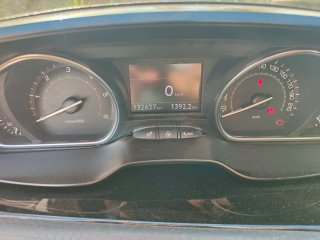Peugeot 2008 Allure 1.6 eHDI 115