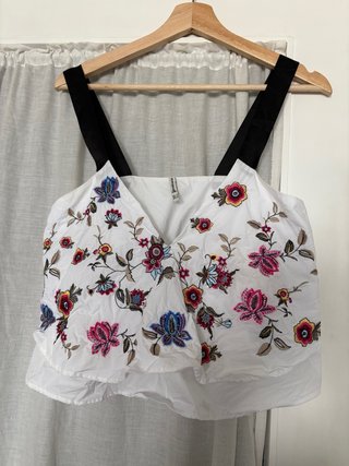 Blusa Stradivarius floral talla M