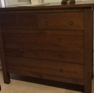 Cómoda de madera maciza