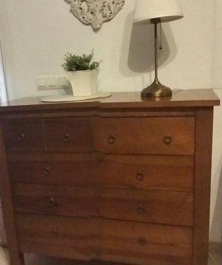 Cómoda de madera maciza