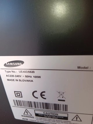 Samsung UE40D5520 TV - Enciende y se apaga