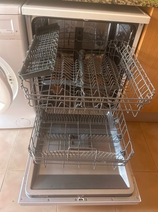 Lavavajillas Hisense 13 servicios casi nuevo