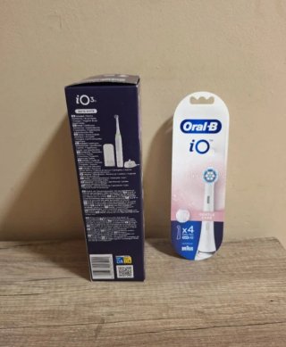 Oral-B iO 3N cepillo eléctrico + 4 cabezales