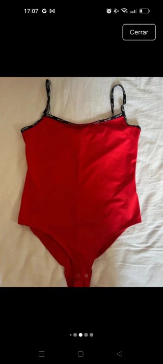 Body rojo tirantes negros Levis