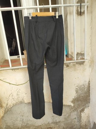 Pantalones de vestir grises a rayas