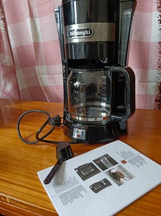 Cafetera Delonghi Goteo Negra