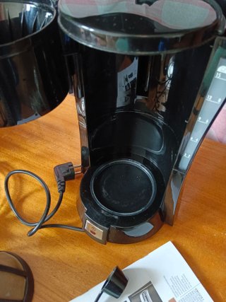 Cafetera Delonghi Goteo Negra