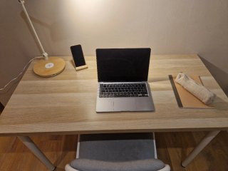 Mesa y silla de oficina Luminaria Ikea Nymane