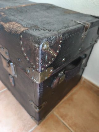 Antiguo baúl grande de viaje 88x46x43fondo