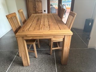 Tavolo etnico in legno con 4 sedie