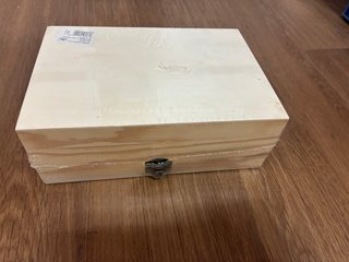 Caja joyero de madera natural