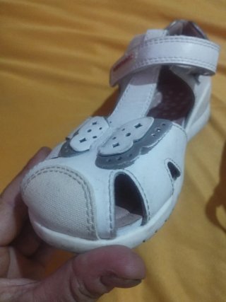 Sandalias niña Solomuna Talla 28 están impecables