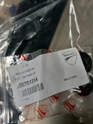 Tubo y puños Ducati Multistrada V2 2025