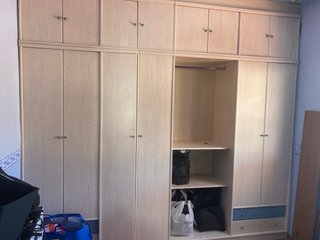Armario modular altillo madera beige y azul