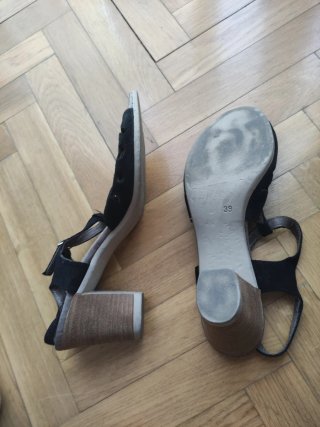 Sandalias negras terciopelo tacón ancho