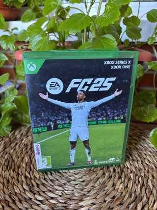 Xbox Series S + 2 Mandos y 3 Juegos