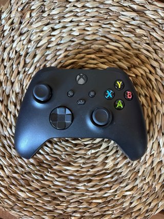Xbox Series S + 2 Mandos y 3 Juegos