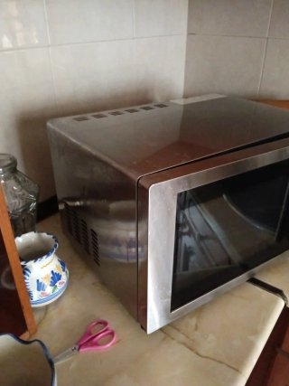 Microondas Acero Inoxidable con grill,No envío.