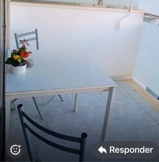 Mesa blanca metálica Ikea