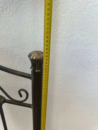 Cabecero de forja negro y dorado