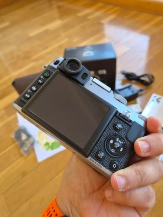 Cámara Fujifilm X20 Plata + Accesorios