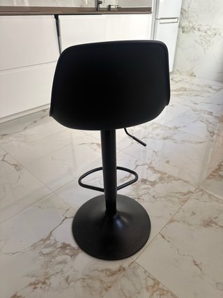 Silla giratoria negra