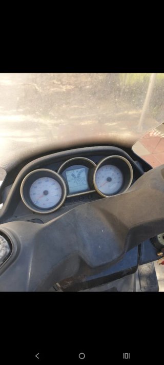 Maxi Scooter 125cc Blanca y Negra