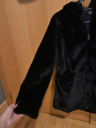 Abrigo Negro Pelo