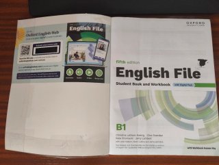 English File 5th Edition B1. Student's Book and...