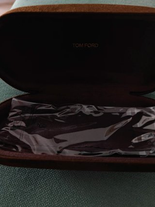 Gafas de sol Tom Ford negras.